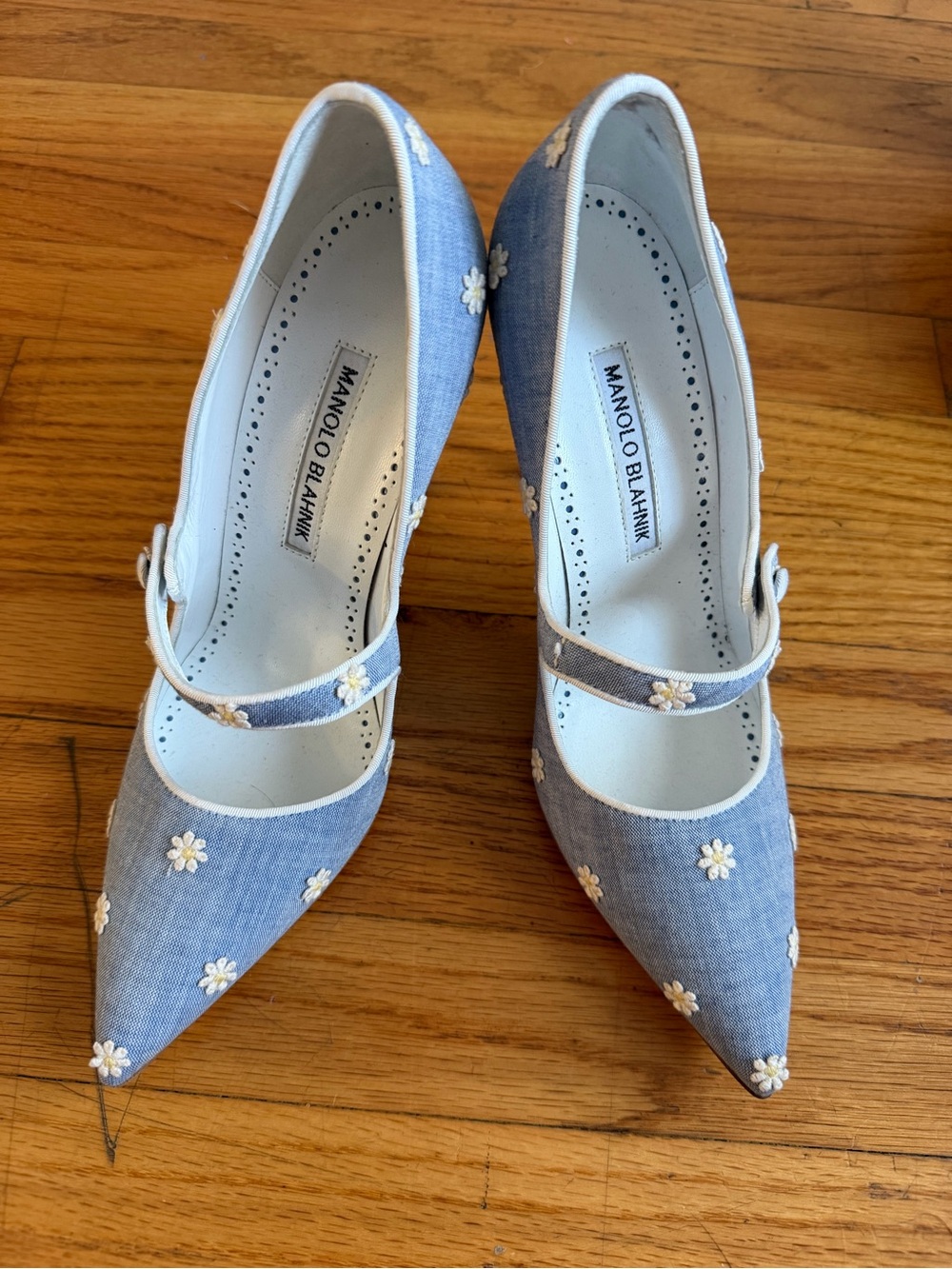 Manolo Blahnik Blue Camparine 105 Daisy Chambray Pumps